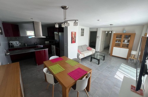 Narbonne Apartment | Appartement Dans Domaine Viticole à 7km des Plages et 5 Mins du Centre-ville