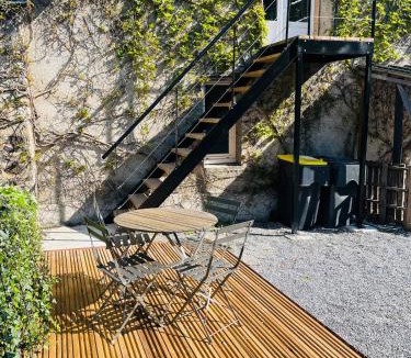 Mauges-sur-Loire Apartment | Appartement dans maison avec jardin privatif