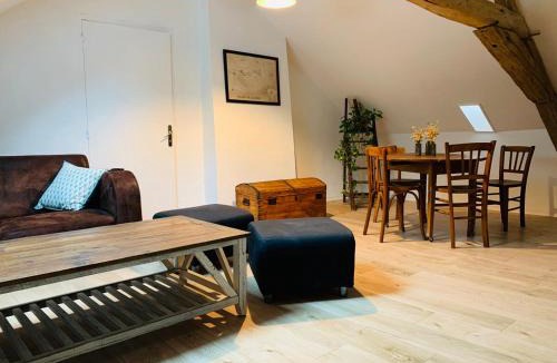 Mauges-sur-Loire Apartment | Appartement dans maison avec jardin privatif