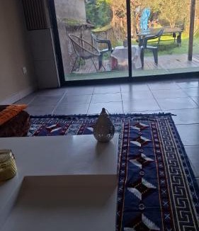Carmaux Apartment | Appartement Darna - NETFLIX - WIFI - Terrasse avec jardin privée