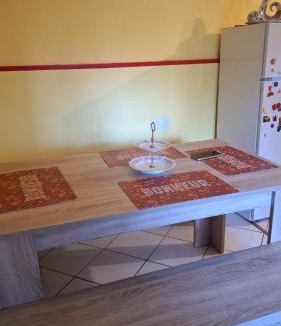 Carmaux Apartment | Appartement Darna - NETFLIX - WIFI - Terrasse avec jardin privée