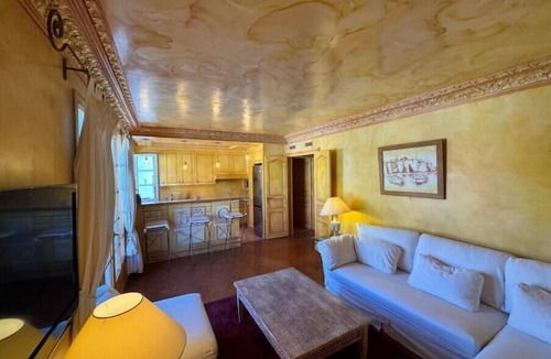 Saint-Tropez City Centre Apartment | Appartement de Charme