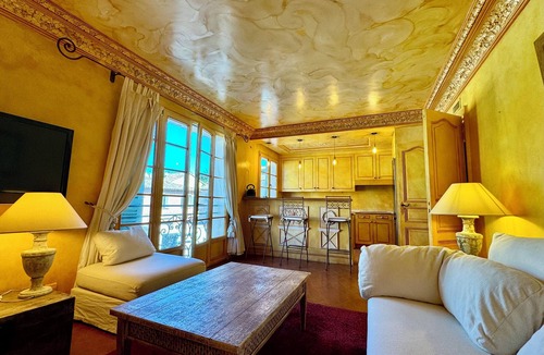 Saint-Tropez City Centre Apartment | Appartement de Charme