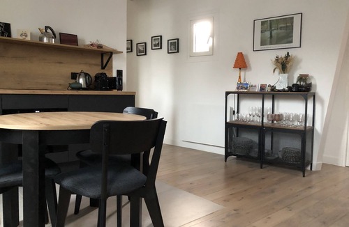 Hopital Saint-Louis Apartment | Appartement de Charme - Canal Saint Martin