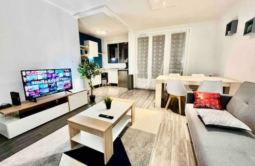 Bourges Apartment | Appartement de Charme T2 au Coeur de Bourges