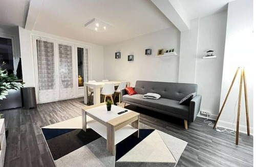 Bourges Apartment | Appartement de Charme T2 au Coeur de Bourges