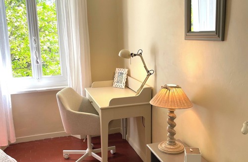 Couronne Urbaine Apartment | Appartement de Charme Dans Maison de Ville, Climatisé, Grande Terrasse