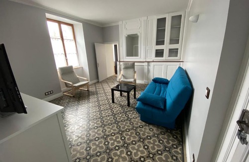 Savigne-sur-Lathan Apartment | appartement de la cour Izorée