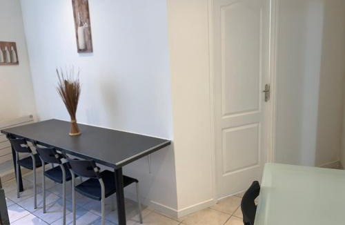 La Tour-du-Pin Apartment | Appartement de la nation 1