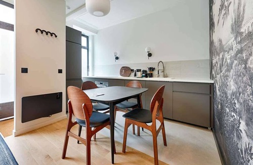 Saint-Mande Apartment | Appartement de luxe 3 BR avec Salon TV