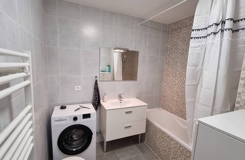 Chassieu Apartment | Appartement de Standing au Centre de Chassieu