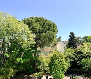 Beaux Arts-Boutonnet Apartment | Appartement design au cœur de Montpellier avec parking privé