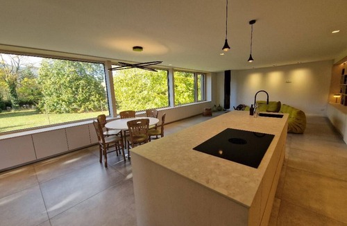 Scherwiller Apartment | Appartement Design Dans un Écrin Végétal, sur la Route des Vins