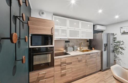 Sevres Apartment | Appartement Design Porte de Paris avec parking