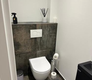Les Perroquets Apartment | Appartement Dora