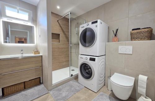 Les Perroquets Apartment | Appartement Dora