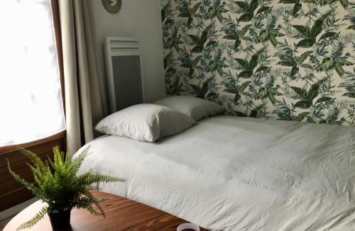 Courseulles-sur-Mer Apartment | Appartement, duplex à 500m de la mer avec balcon