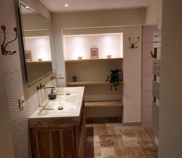 Avignon City Centre Apartment | Appartement duplex avec cour extérieure Avignon centre