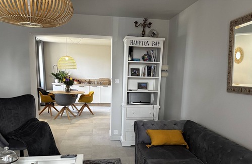 Montmeyran Condo | Appartement Duplex Dans Maison