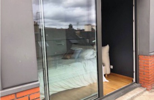 Fougeres - Sevigne Apartment | Appartement en Centre-ville Avec Terrasse et Balcon, Cosy