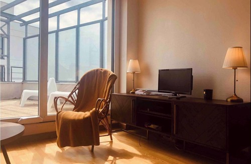 Fougeres - Sevigne Apartment | Appartement en Centre-ville Avec Terrasse et Balcon, Cosy