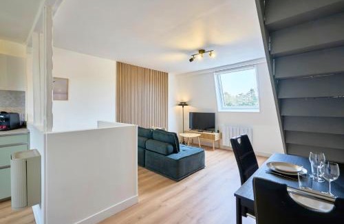 Croix Apartment | Appartement en duplex proche du parc Barbieux