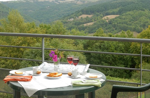 Trebas Condo | Appartement ensoleillé et cosy avec balcon