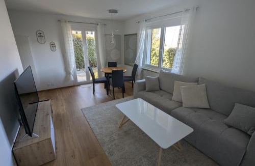 Salins Apartment | Appartement entier avec terrasse et jardin