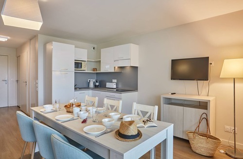 La Grande-Motte Condo | Appartement Equipé | Accès Piscine Saisonnière