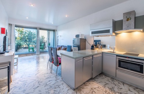 Fabron Apartment | Appartement EROS