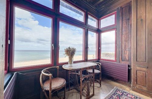 Lion-sur-Mer Apartment | Appartement exception avec vue sur mer imprenable