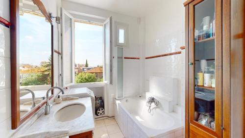 Bois-Colombes Apartment | Appartement Familial - Saint-Lazare à moins de 15 min