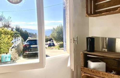 Niolon Apartment | Appartement Fanny. Terrasse, vue mer