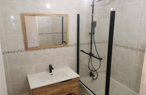 Grand Bourg Apartment | Appartement Spacieux Avec Ambiance Cocooning