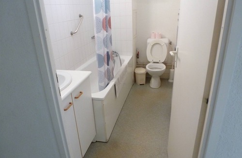 Bagneres-de-Bigorre Apartment | Appartement Plain-pied Proche Thermes Parking Privée