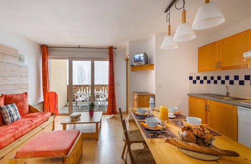 Bagneres-de-Luchon Condo | Appartement cozy pour 4 près du Golf + Spa