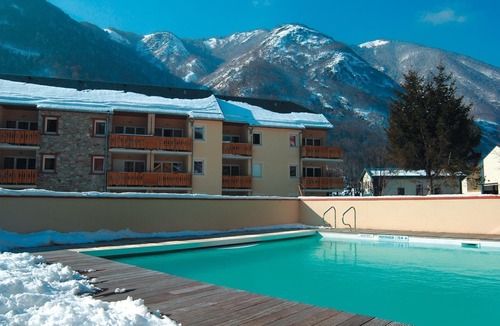 Bagneres-de-Luchon Condo | Appartement cozy pour 4 près du Golf + Spa