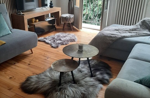 Bagneres-de-Luchon Apartment | Appartement Cosy Plein Centre. 1 Chambre