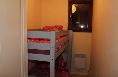 Bagneres-de-Luchon Apartment | Appartement 3 Pièces Avec Jardinet,a 1 km du Centre Ville, Pour 4a6 Personnes
