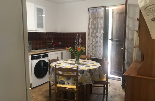 Canet-Plage Apartment | Appartement en rez de Chaussée de Villa en Bord de Mer, 150 m de la Plage