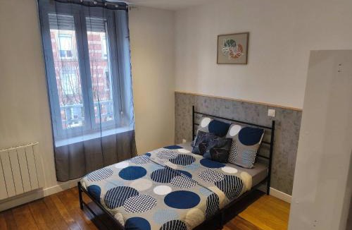 Charleville-Mezieres Apartment | Appartement budget avec parking au centre-ville