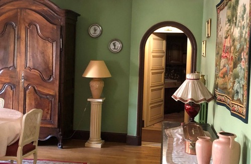 Saint-Cyprien-sur-Dourdou Apartment | Appartement de Caractère à Proximité de Conques