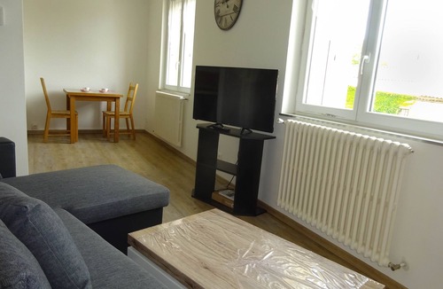 Lezignan-Corbieres Apartment | Appartement Tout Équipé Proche Toutes Commodités et Gare