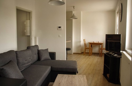 Lezignan-Corbieres Apartment | Appartement Tout Équipé Proche Toutes Commodités et Gare