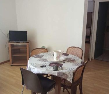 Laroquebrou Apartment | Appartement