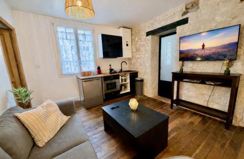Margny-les-Compiegne Apartment | Appartement centre-ville - Parking gratuit - Arrivée autonome - Idéal pro & duo