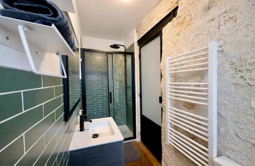 Margny-les-Compiegne Apartment | Appartement centre-ville - Parking gratuit - Arrivée autonome - Idéal pro & duo