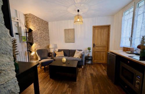 Margny-les-Compiegne Apartment | Appartement centre-ville - Parking gratuit - Arrivée autonome - Idéal pro & duo