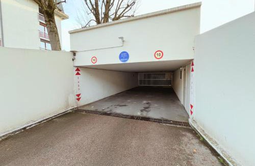 Petit Margny Apartment | Appartement 8 min gare - Parking sécurisé - Arrivée autonome