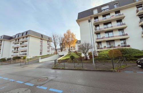 Petit Margny Apartment | Appartement 8 min gare - Parking sécurisé - Arrivée autonome